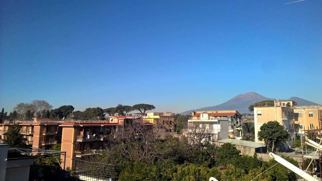Amphitheatrum Gate Pompei Exterior photo